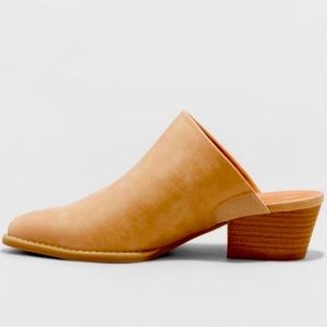 Universal Threads Tara Block Heel Pointed Bootie Size 11